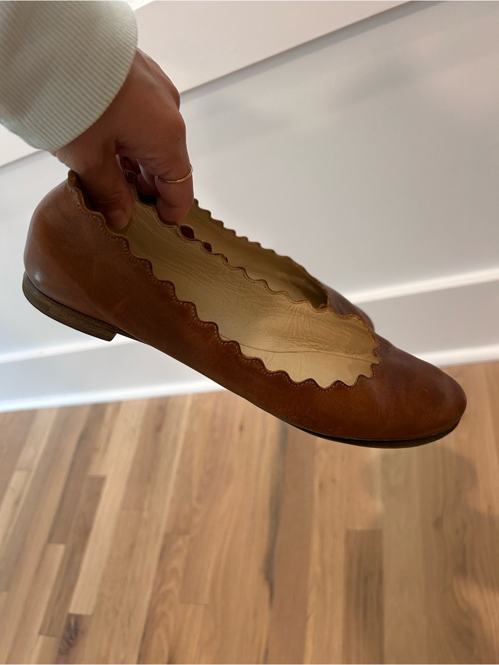 Chloe Leather Scallop-Edge Ballet Flat - Tan